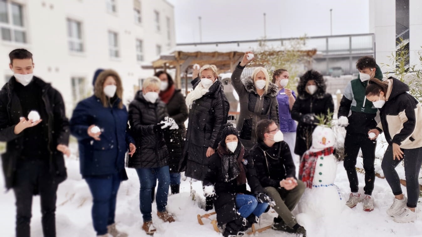 Schneeballschlacht ServiceLeben Holzhalbinsel